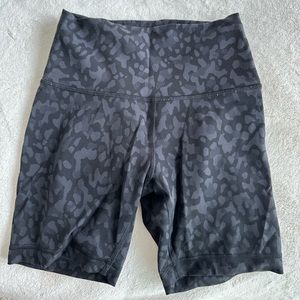 Lululemon wunder under biker short 6 inch